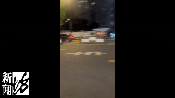 深夜上海街头一车辆侧翻！“神秘”施救人来头不小，警方通报→