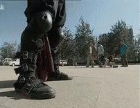 胡歌在石景山骑自行车——