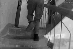 “我手机里下载的都是游戏，不用你们警察管……”