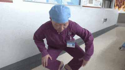 3名大学生露营遭雷击！这个避雷动作能救命→