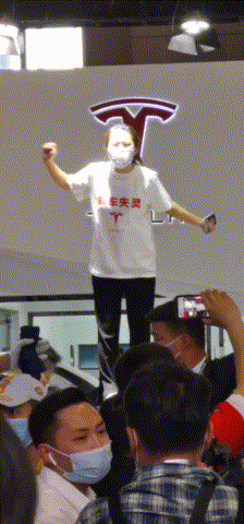 上海法院判了:女子张某,公开致歉、赔偿! 上海法院判了:女子张某,公开致歉、赔偿!