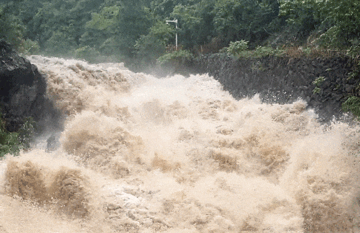 一地紧急通知：停课！28地山洪预警，浙江暴雨范围再扩大，红色预警持续
