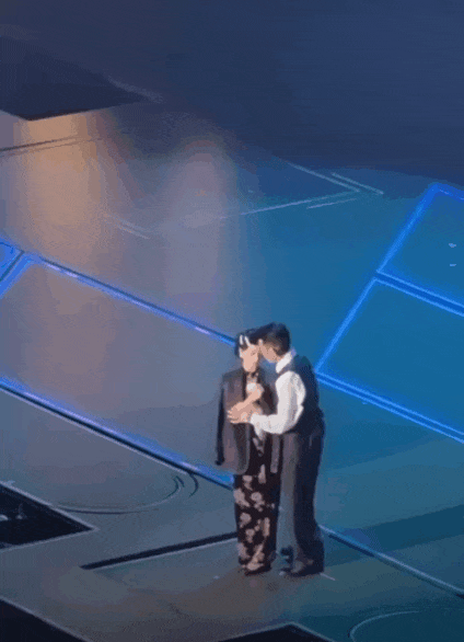 刘德华演唱会惊险一幕！网友：太吓人！