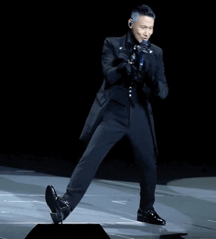 张学友演唱会上回应！