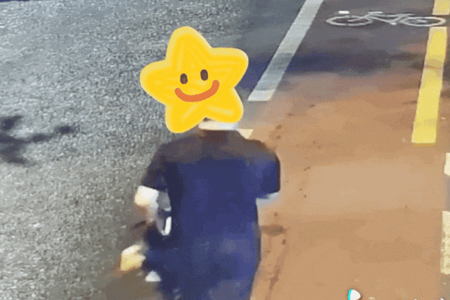 事发长沙街头!女子捡到好厚一沓现金 事发长沙街头!女子捡到好厚一沓现金