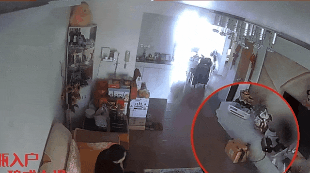 短短几秒，火光吞噬电梯！