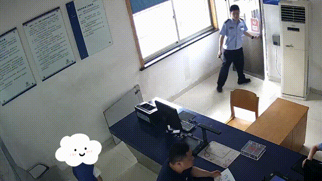 “警察叔叔，我好饿！”小男孩到派出所“蹭饭”……