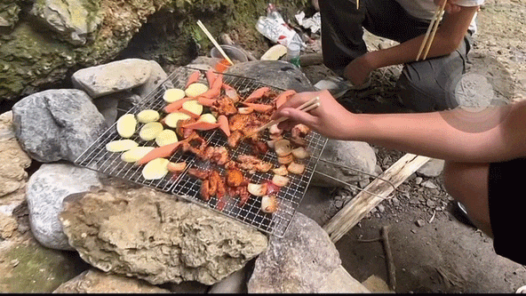 炸了!户外突发,火花四溅!严重可致失明→ 炸了!户外突发,火花四溅!严重可致失明→