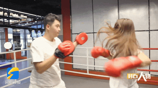 不被定义的“拳馆老板娘”