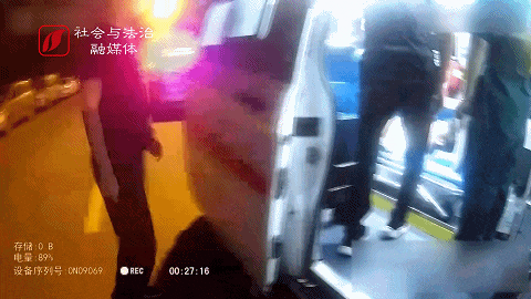 惊险！男子“头孢配酒”？民警紧急救助！