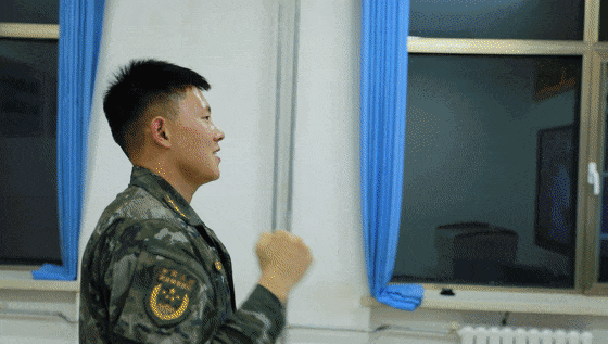 她在巴黎为国争光，他在青海保家卫国→