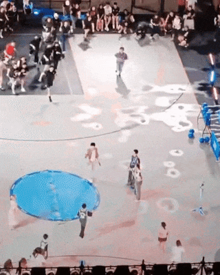 突发意外，现场一片混乱！知名男演员紧急退出