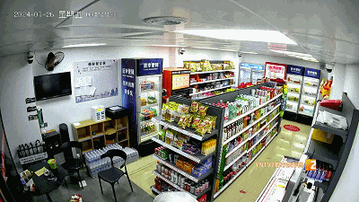 找到了！这几天刷爆朋友圈的外卖小哥是他→