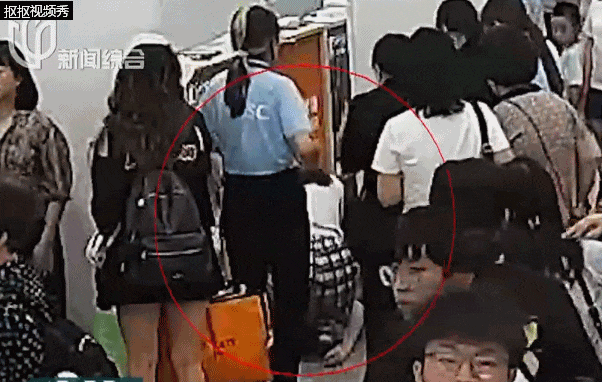 事发上海国际邮轮港!18岁女孩这一幕 吓坏所有游客 事发上海国际邮轮港!18岁女孩这一幕 吓坏所有游客