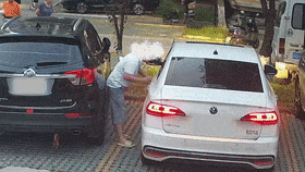 救人要紧，砸！