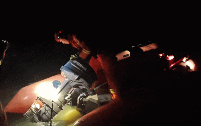 来时好好的,回不去了!两男子夜钓突遇河水暴涨,被困“孤岛” 来时好好的,回不去了!两男子夜钓突遇河水暴涨,被困“孤岛”