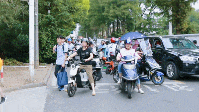 安全提醒:电动车停放充电要留心,防范火灾莫大意! 安全提醒:电动车停放充电要留心,防范火灾莫大意!