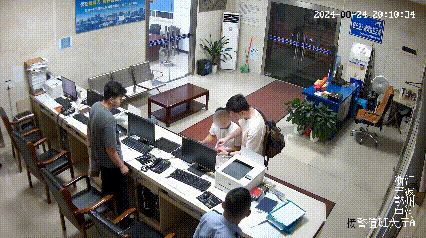 救命钱被偷，他在派出所门口默默流泪……24小时，不眠不休，跨省追回