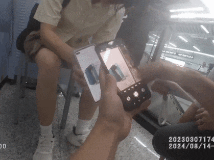 女乘客突发哮喘急需药物,他冲出地铁站一路狂奔…… 女乘客突发哮喘急需药物,他冲出地铁站一路狂奔……