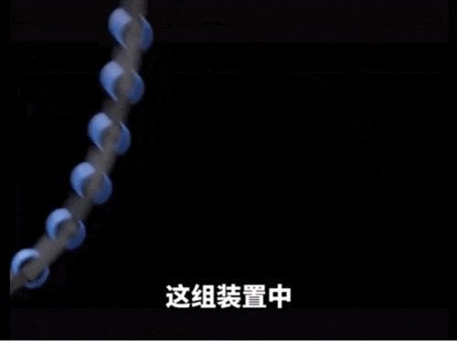 自动扶梯居然自带“刷鞋”工具？说明书上这样写..……