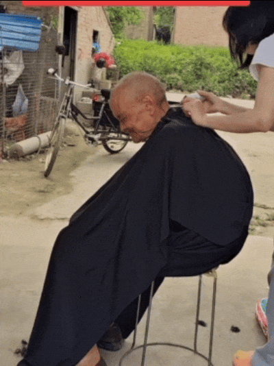 她出玩20天，全村老人手机要“瘫痪”……