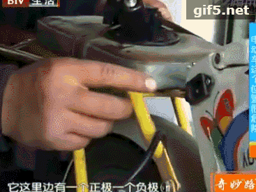 揪心!1岁宝宝手指瞬间烧黑…… 揪心!1岁宝宝手指瞬间烧黑……