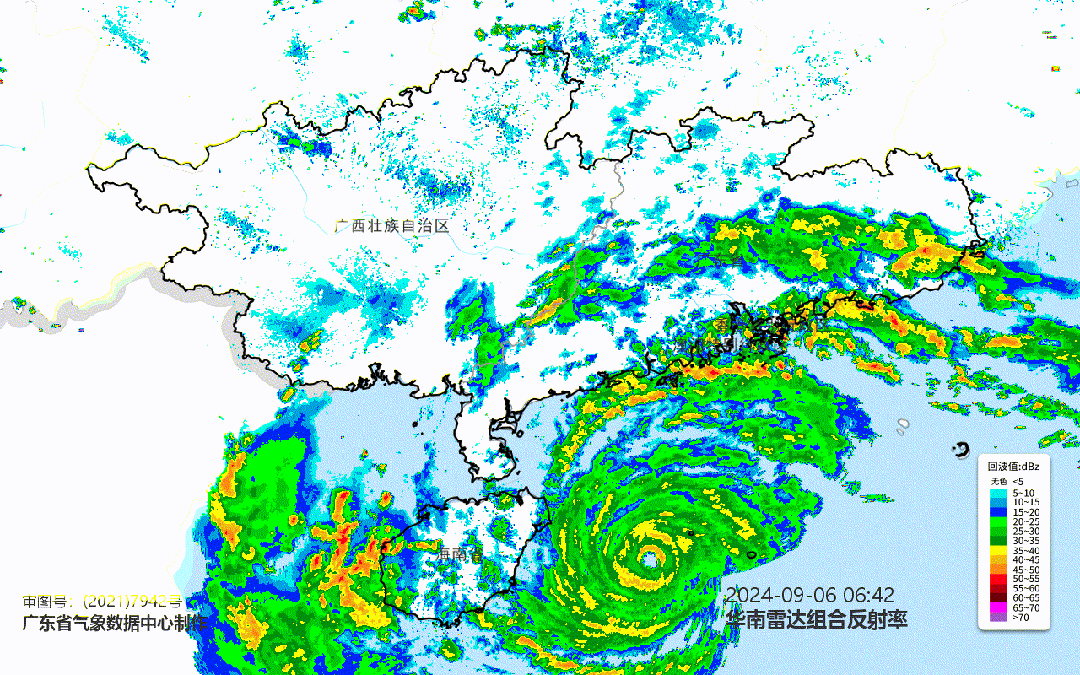 “摩羯”今日登陆，港澳已挂“八号风球”，多地停课！
