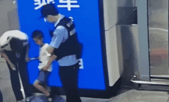 我要坐车找妈妈！海宁7岁小男孩“勇闯”城铁站……