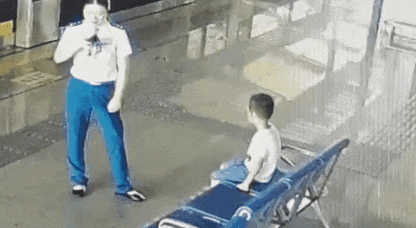 我要坐车找妈妈！海宁7岁小男孩“勇闯”城铁站……