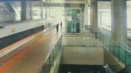 情况紧急，一列车临时停靠张家口站5分钟……