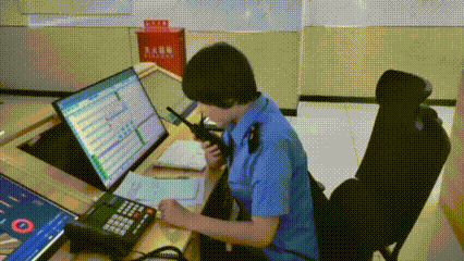 情况紧急，一列车临时停靠张家口站5分钟……