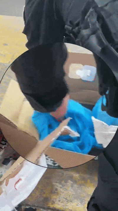 网约车接单“闪送”一纸箱从昆明到贵阳,民警开箱检查发现352350元现金 网约车接单“闪送”一纸箱从昆明到贵阳,民警开箱检查发现352350元现金