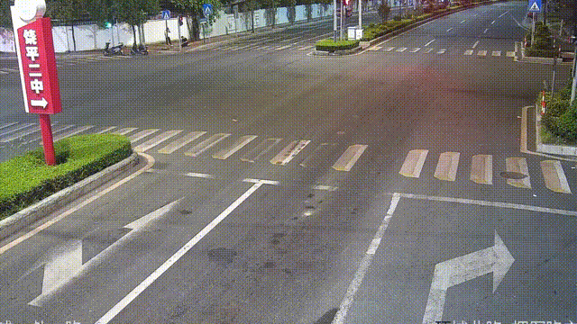 追尾前车当场摔飞 &nbsp;酒后驾车险丢性命