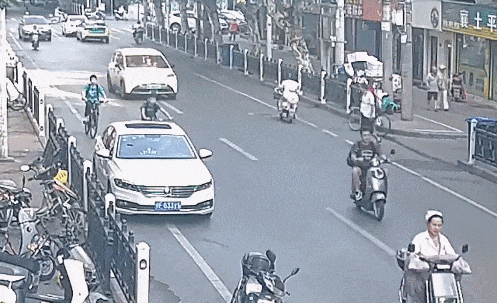 判了,全责!襄阳街头拍下这一幕…… 判了,全责!襄阳街头拍下这一幕……