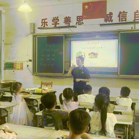 小女孩“家里着火”,咋成了全班同学的反面教材? 小女孩“家里着火”,咋成了全班同学的反面教材?