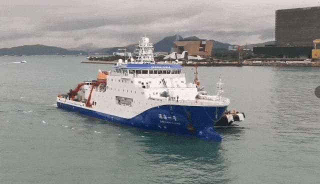 来啦！“蛟龙号”抵港