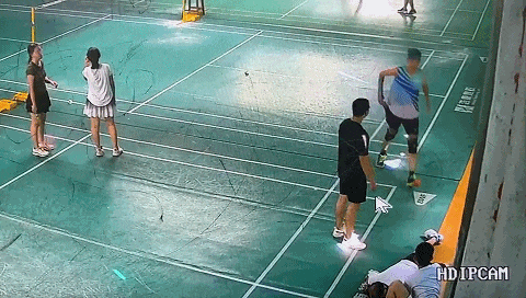 男子突发心梗倒地！现场医生10分钟紧急救援