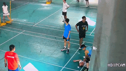 男子突发心梗倒地！现场医生10分钟紧急救援