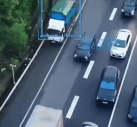 深圳“无人机交警”出动，正在抓拍→