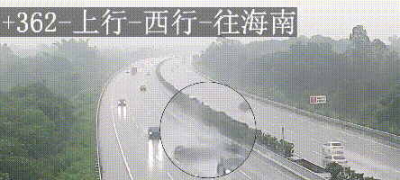 打滑后横停快车道不撤离？男子当场被撞飞……