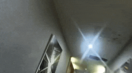 离了个大谱!自媒体博主为博流量报假警,直播“警察上门扫黄” 离了个大谱!自媒体博主为博流量报假警,直播“警察上门扫黄”