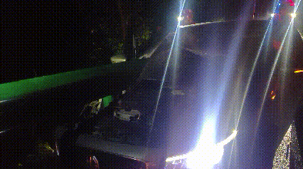 为了口吃的，小情侣差点凌晨冲下悬崖