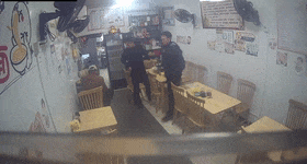 吃饭偶遇嫌犯！民警：打包带走