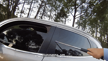 警车国道拦截,缴获7万元黄金!现场曝光 警车国道拦截,缴获7万元黄金!现场曝光