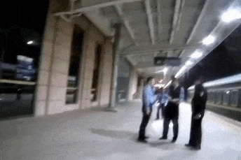 凌晨,列车紧急临停15分钟! 凌晨,列车紧急临停15分钟!