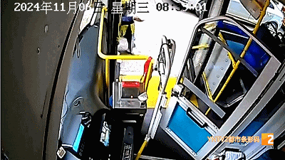 怀孕8个月骑车摔倒,幸亏有这些热心人…… 怀孕8个月骑车摔倒,幸亏有这些热心人……