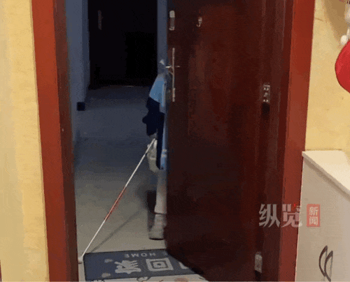 他每天跟踪女儿上下学…真相让人泪目！