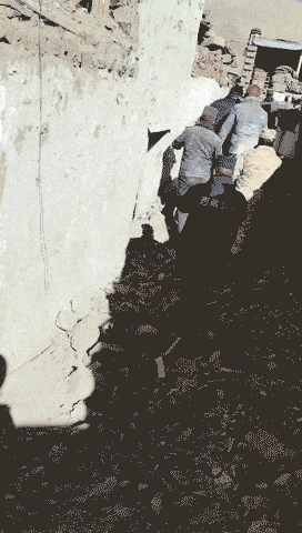 蜜月途中突遇西藏定日地震，新婚夫妻奔赴震中救人