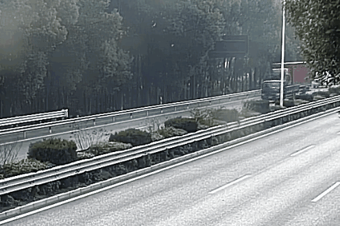 海宁两名货车司机开“斗气车”被警方拘留! 海宁两名货车司机开“斗气车”被警方拘留!