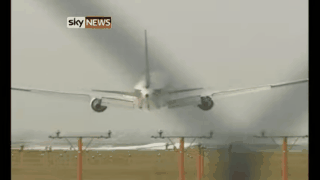 没有办法，只能用“肚子”着陆了……这些飞机是如何在危机中化险为夷的